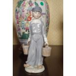 LLADRO FIGURINE