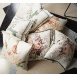 LOT OF 6 CUSHIONS