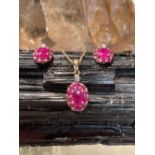 9CT YELLOW GOLD RUBY AND DIAMOND PENDANT