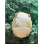 9CT GOLD CAMEO RING