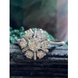 18CT WHITE GOLD DIAMOND DAISY CLUSTER RING