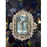 18 CT GOLD AQUAMARINE& DIAMOND CLUSTER