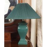 GREEN CERAMIC TABLE LAMP