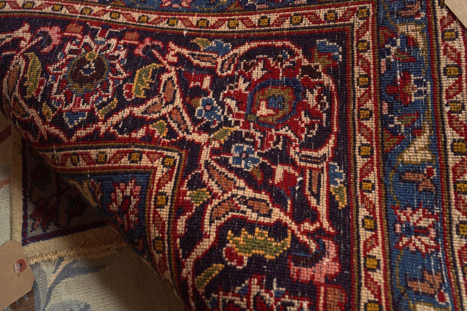 LARGE PERSIAN CARPET - Image 4 of 4