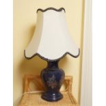 CERAMIC TABLE LAMP