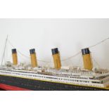 LARGE MODEL OF THE TITANIC