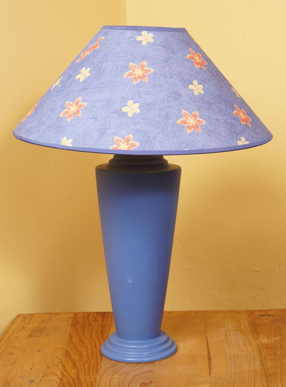 ART POTTERY TABLE LAMP - Image 2 of 2