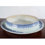 18TH-CENTURY CHINESE BLUE AND WHITE PLATE