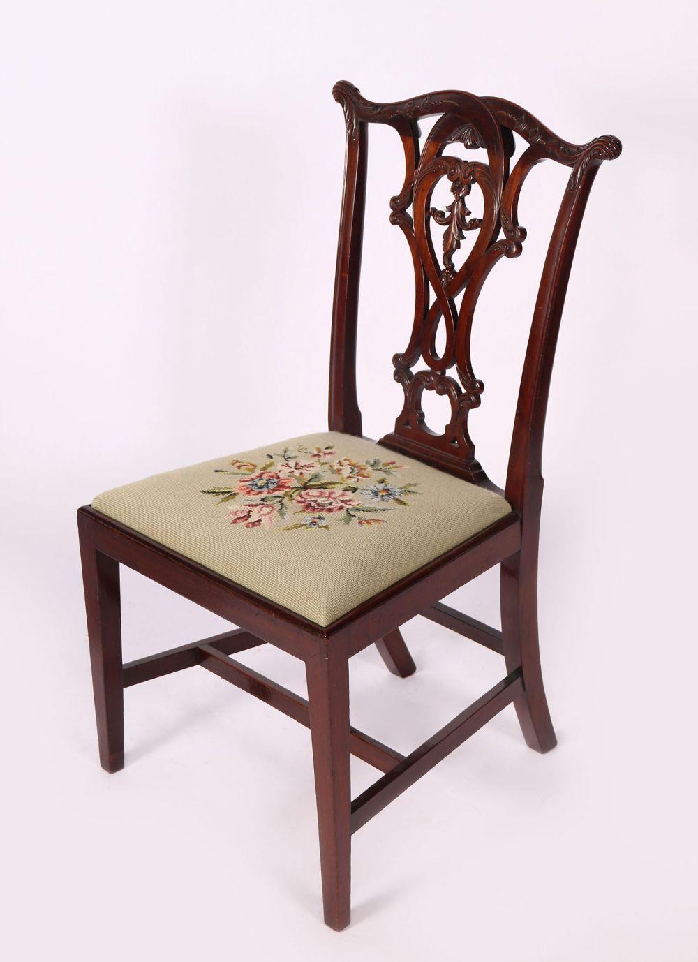 8 19TH-CENTURY CHIPPENDALE STYLE DINING CHAIRS - Image 4 of 6