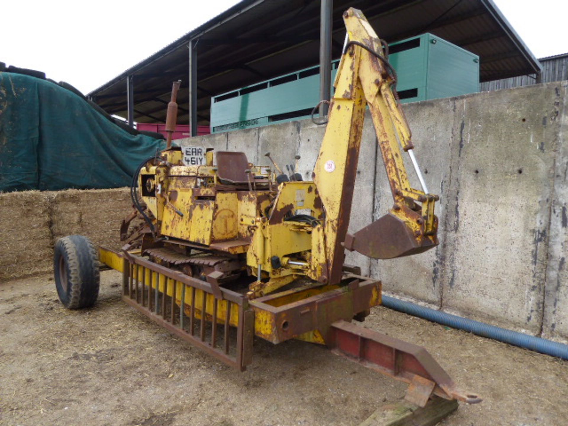 T39 AFT Trencher (starts/runs) Reg EAR461Y 2894 hours on low loader