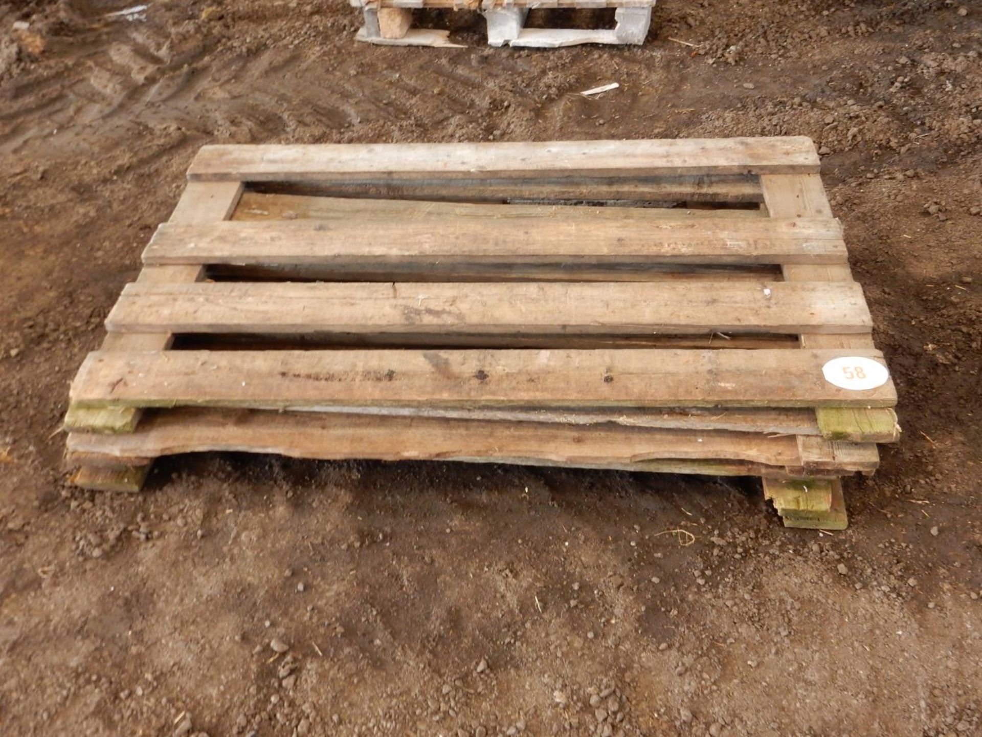 Timber lambing pens