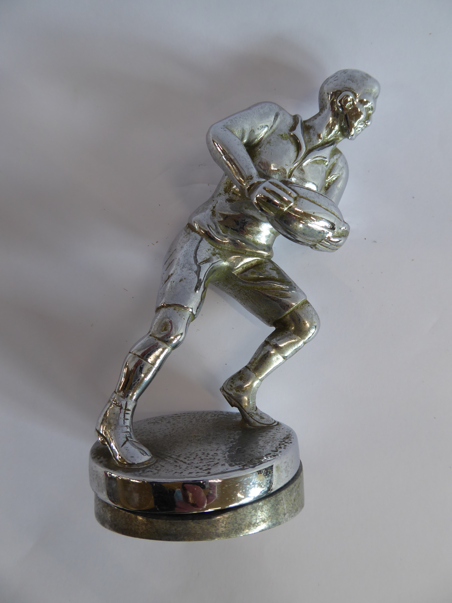 Chrome plated Rugby player mascot (5") - Bild 4 aus 4