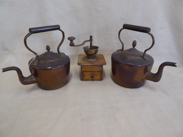 19thC large copper kettles and a coffee grinder (3) - Bild 2 aus 2