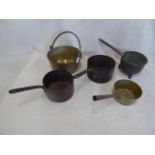 19thC heavy brass and copper saucepans and jam pan (5)