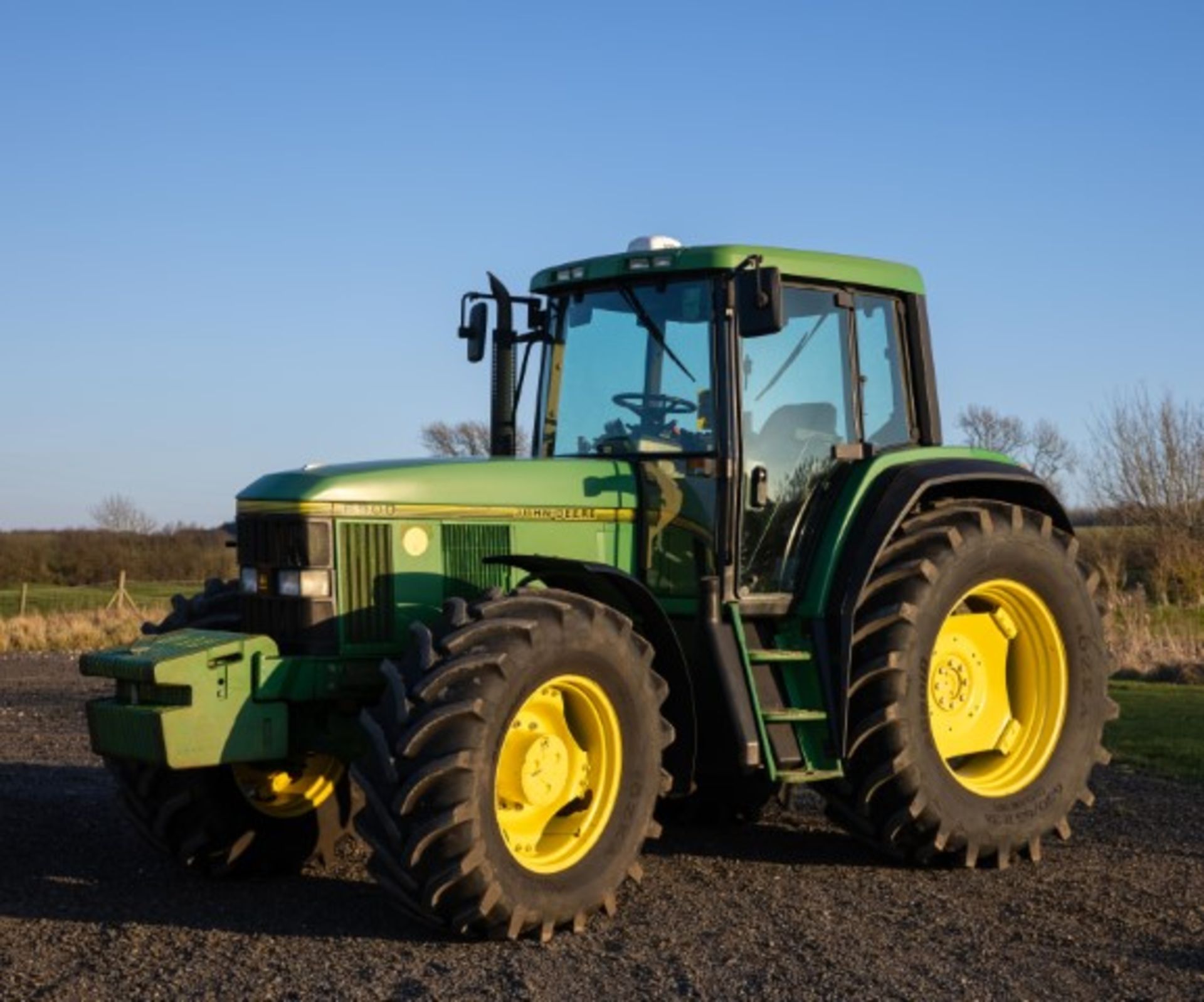 John Deere 6900 tractor , c/w Trimble XCN 1050 display with NAV-900 unlocked for task control,