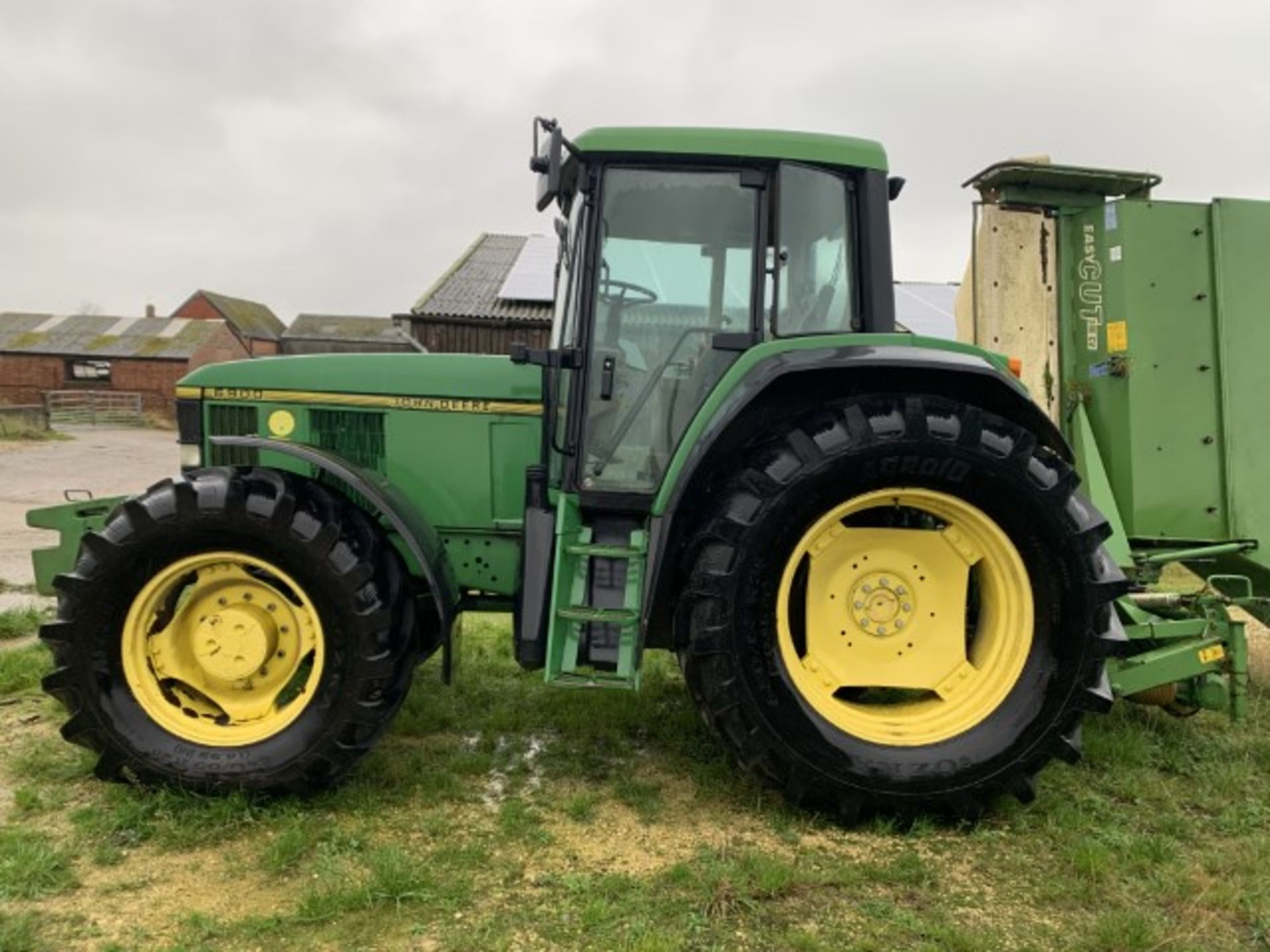 John Deere 6900 tractor , c/w Trimble XCN 1050 display with NAV-900 unlocked for task control, - Image 2 of 3