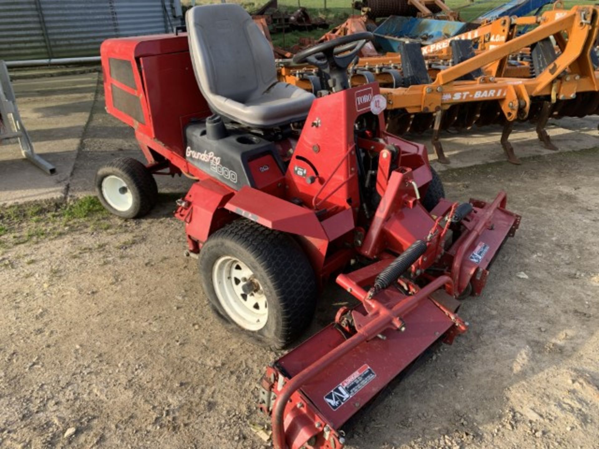 Toro Groundpro 2000 lawn mower c/w Daihatsu Vanguard DM850D engine- spares or repairs