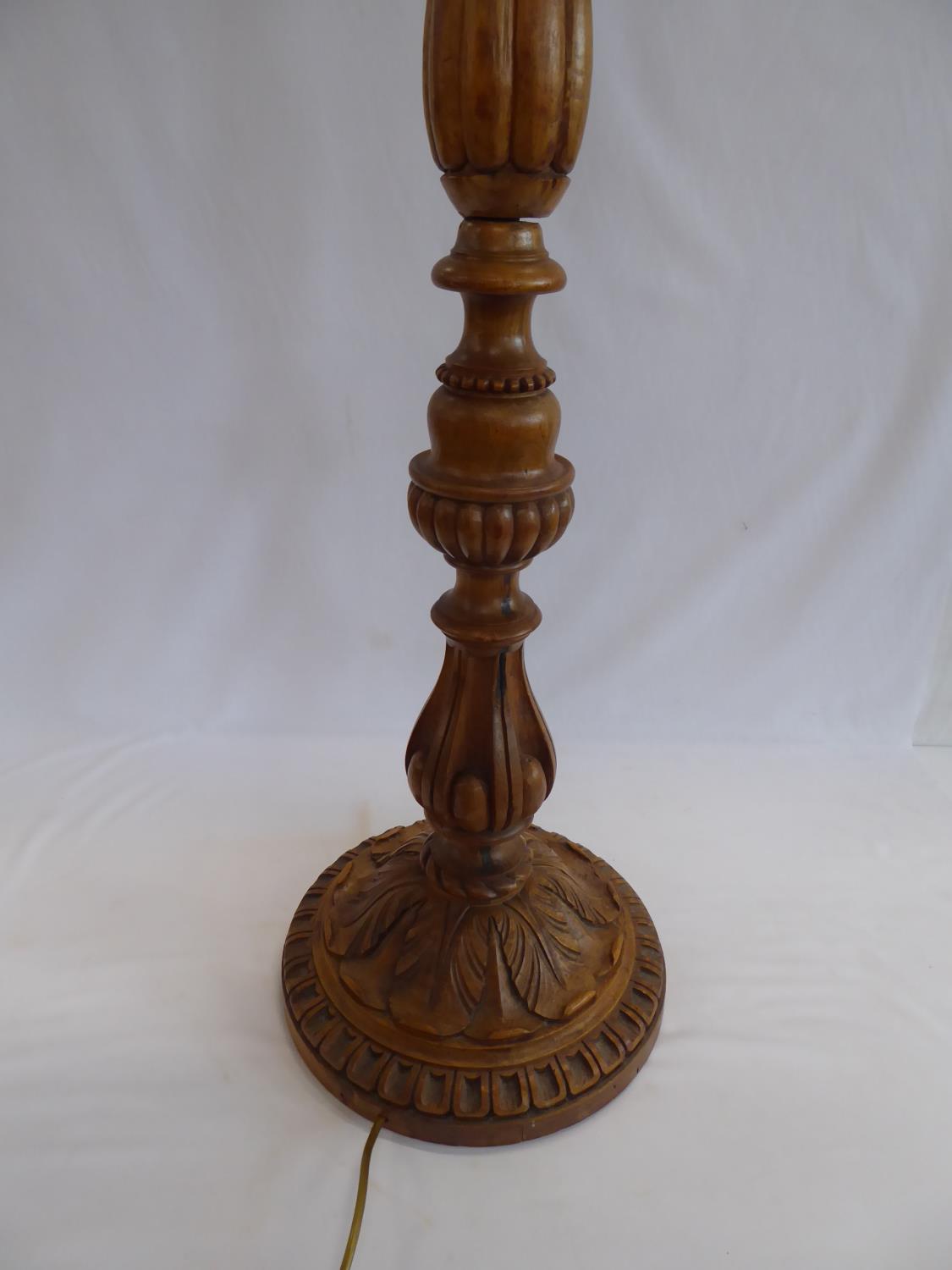 Early 20thC carved fluted column floor lamp - Image 3 of 3