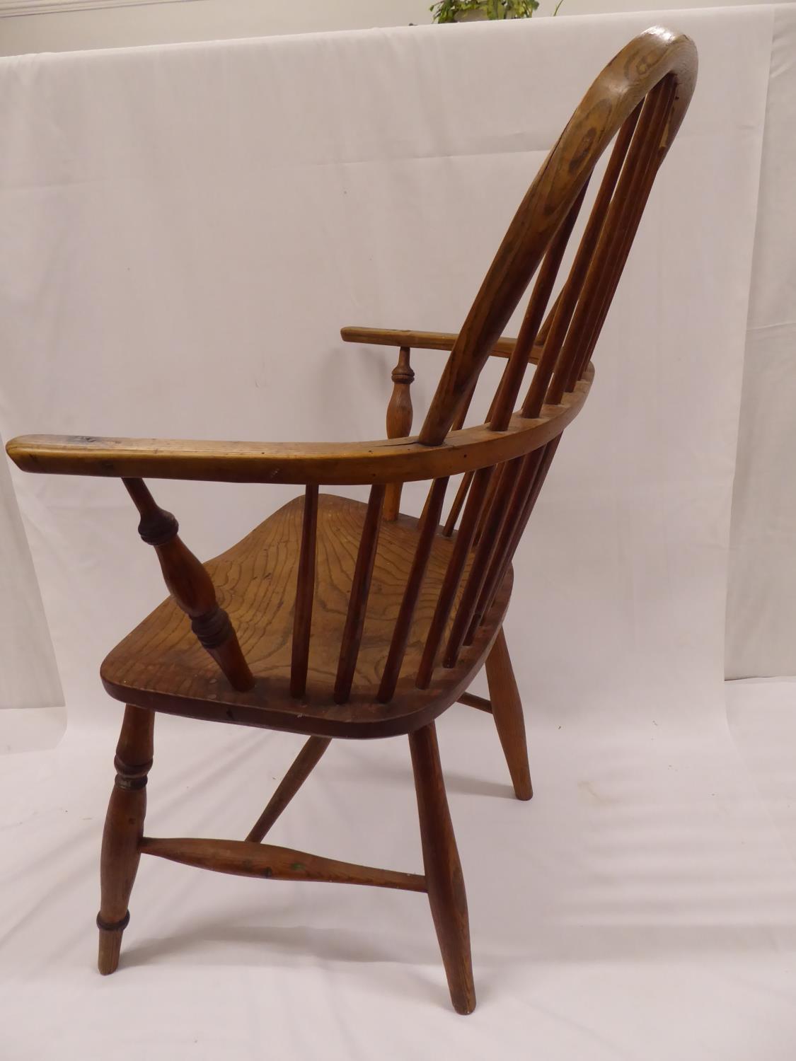 19thC elm bow windsor armchair - Image 3 of 5