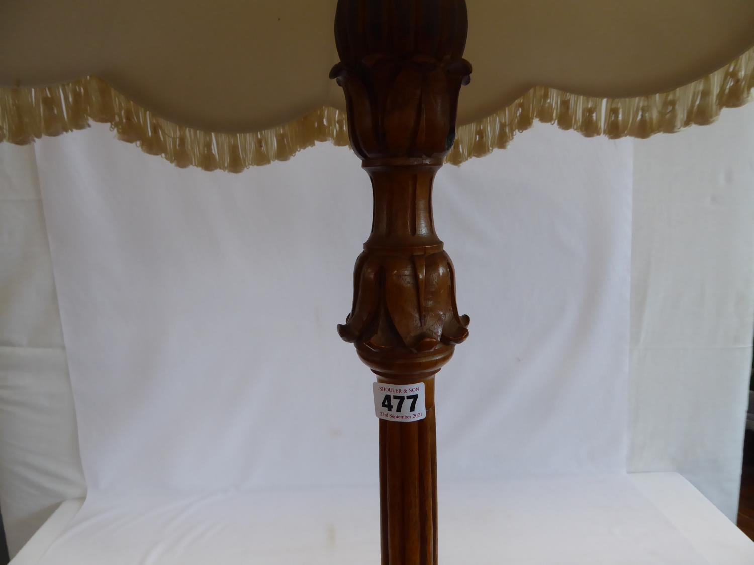 Early 20thC carved fluted column floor lamp - Image 2 of 3