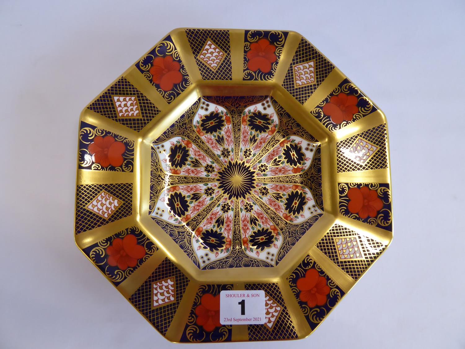 Royal Crown Derby Imari 1128 octagonal plate (9" diameter)