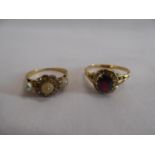 18ct gold garnet, pearl and diamond rings (2) some stones missing (5.
