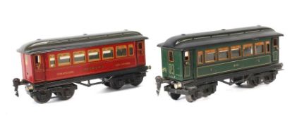 2 Wagen Märklin, Spur 0, 1 x D-Personenwagen 1886/0, BZ 1934-40, grün, Klappdach, 4 Türen zum