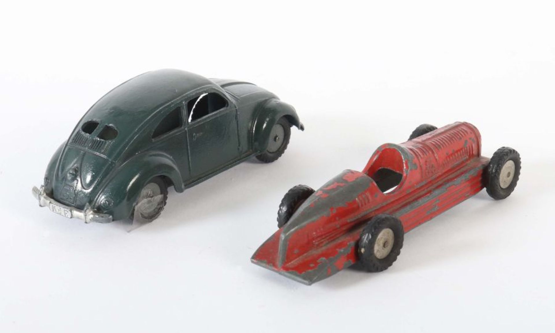 2 Modellfahrzeuge Märklin, ca. 1936-40, Guss, 1 x VW Käfer, Modell 5521/9, graugrün, Bodenprägung, - Bild 2 aus 2