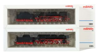 2 Dampfloks Märklin, Spur H0, Replika, Modellnr. 3082: Dampflok 41 334 der DB; Modellnr. 3085: