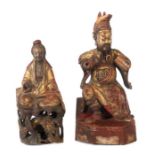 Gelehrter und Krieger China, w. 19. Jh., Holz, patiniert/gefasst, vollplastische Darstellung eines