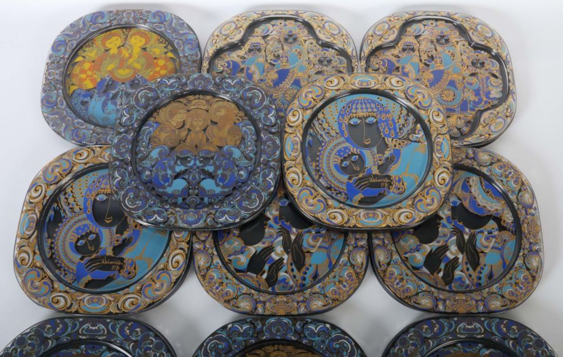 11 Weihnachtsteller E: Björn Wiinblad (1918-2006), A: Rosenthal, 1970/80er Jahre (Teller von 76 2x, - Bild 2 aus 3