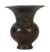 Vase Persien, wohl 17./18. Jh, Metall/patiniert, bauchige Vase mit breitem, auskragendem Hals, der