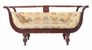 Victorianisches Sofa mit gedrechselter Reling England, 19. Jh., Mahagoni, Zweisitzer mit