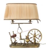 Spinnrad-Lampe Deutschland, Anfang 20. Jh., Messing, rechteckige Grundplatte mit eingezogenen