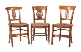 Drei Biedermeier-Stühle wohl Provence/Südfrankreich, 2. Viertel 19. Jh., Kirschbaum, verstrebte