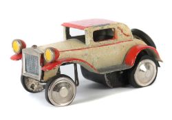 Fluchtauto Gescha, "Six", ca. 1930-35, Oldtimer-Karosserie aus Guss, beige und roter Handlack,