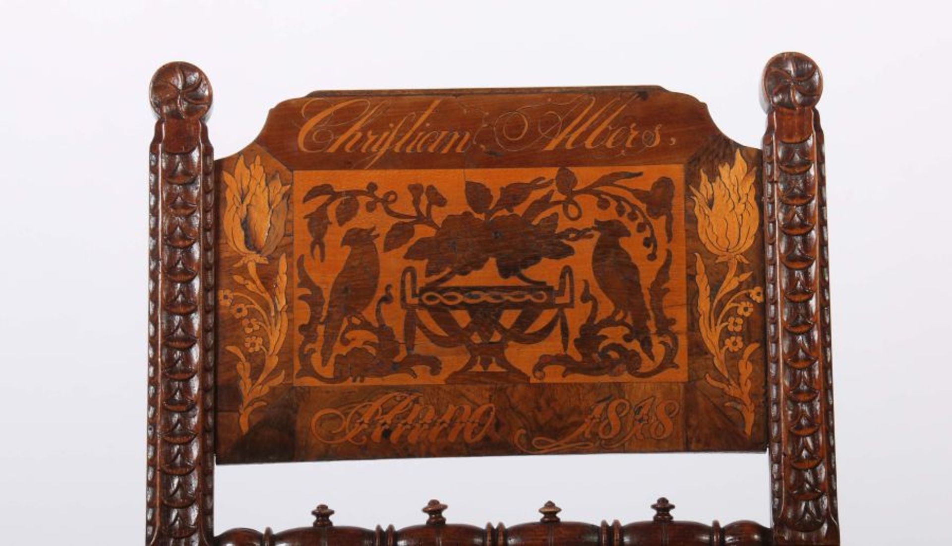 Vierländer Hochzeitsstuhl 1818 dat. 1818, verstrebte Pfostenbeine aus Esche teils verziert mit - Bild 3 aus 4