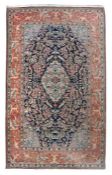 Qom Medaillonteppich mit Tiermotiven Persien, um 1960, Wolle auf Baumwolle, zentrales Medaillon und