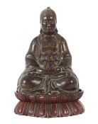 Buddha Shakyamuni China, wohl späte Qing-Dynastie/Ende 19. Jh., Bronze/patiniert mit "Gold splash-