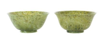 2 Jade-Koppchen China, 20. Jh. zwei