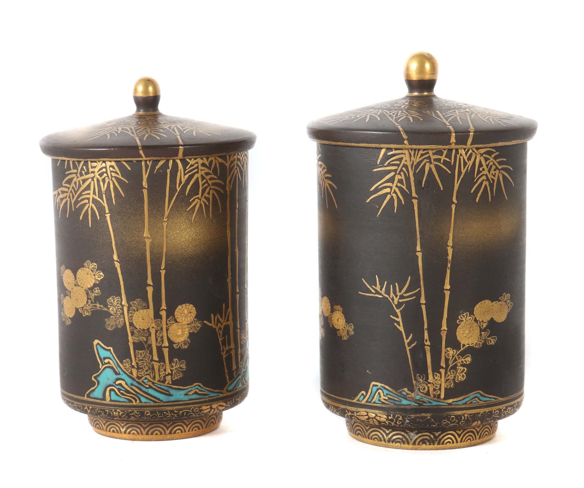 2 Deckelbecher Japan, wohl