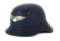 Luftschutzhelm sog. Gladitoren-Helm,