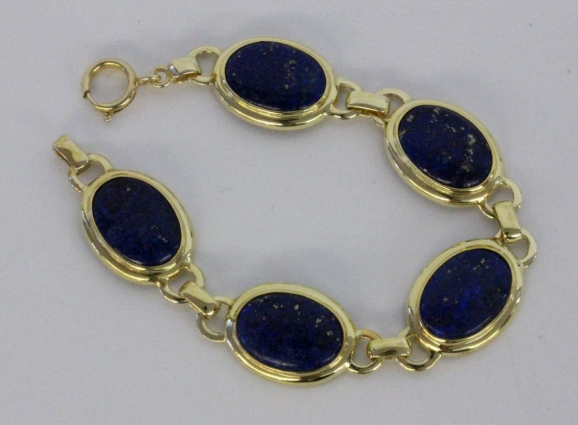 ARMBANDSilber vergoldet mit Lapislazuli. L.19cmA BRACELET Silver, gold-plated with lapis lazu