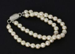 PERLENARMBAND2-reihig, Schliesse Silber. L.18cmA PEARL BRACELET 2 strands, silver clasp. 18 c