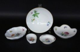 A LOT OF 5 BOWLS Meissen with colourfully painted flowers. Blue crossed swords mark, 1st -