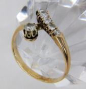 A LADIES RING 585/000 yellow gold with diamond trim. Ring size 57, gross weight