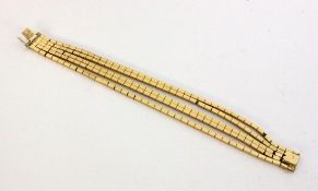 GOLDARMBAND750/000 Gelbgold. L.20cm, ca. 49gA GOLD BRACELET 750/000 yellow gold. 20 cm long.