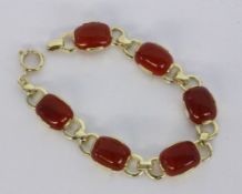 ARMBANDSilber vergoldet mit Karneolen. L.19cmA BRACELET Silver, gold-plated with carnelians.