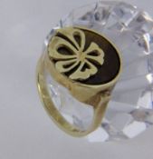 A LADIES RING 585/000 yellow gold with tiger's eye. Ring size 56, gross weight