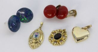 A LOT OF 6 JEWELLERY PIECES Pair of stud earrings with opal triplets and pendants with